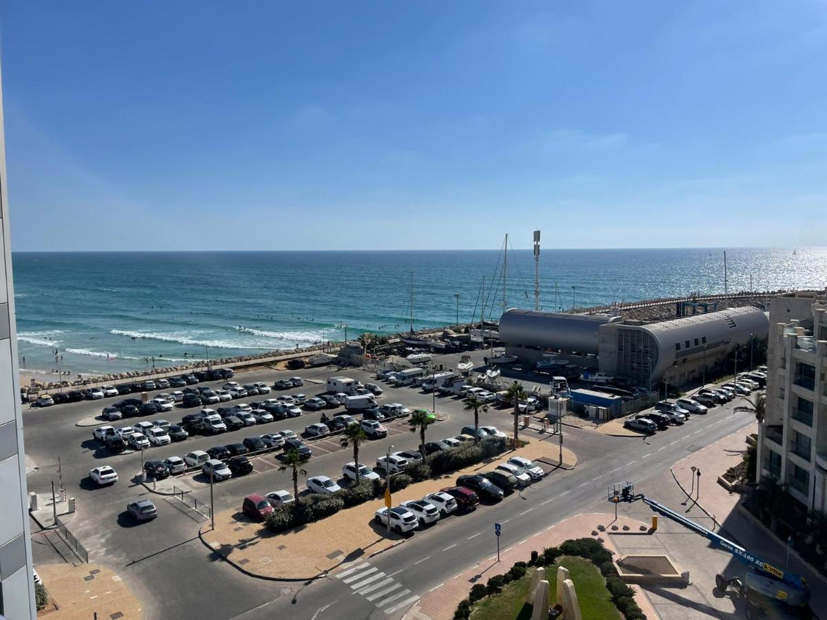 Oceanus Apartment Hotel Herzliya Екстер'єр фото