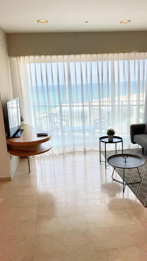 Oceanus Apartment Hotel Herzliya Екстер'єр фото