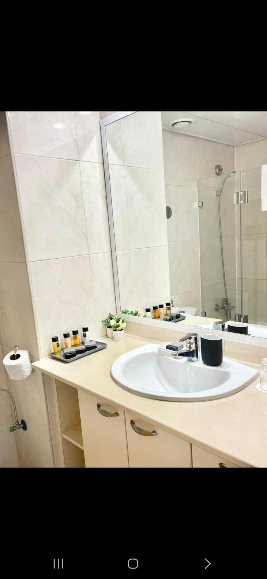 Oceanus Apartment Hotel Herzliya Екстер'єр фото