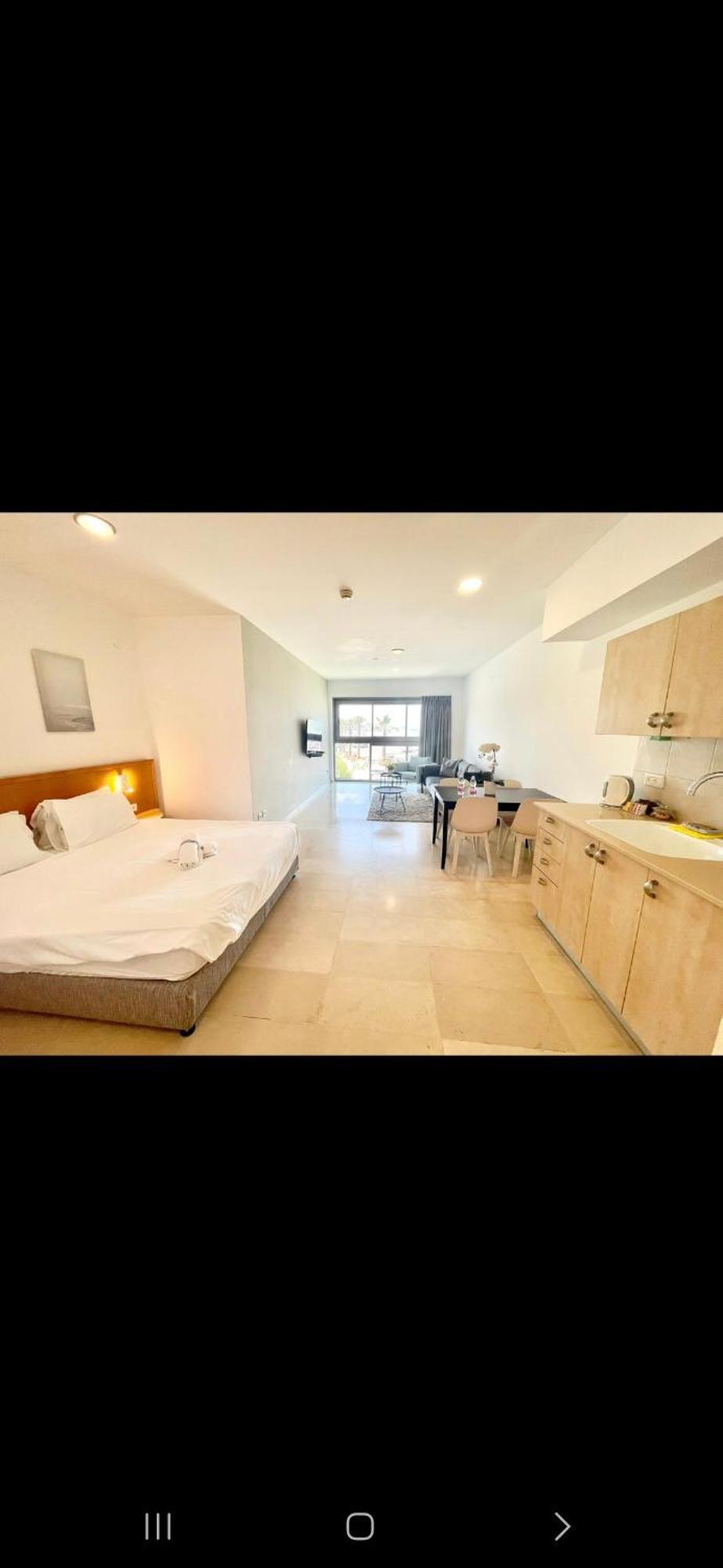 Oceanus Apartment Hotel Herzliya Екстер'єр фото